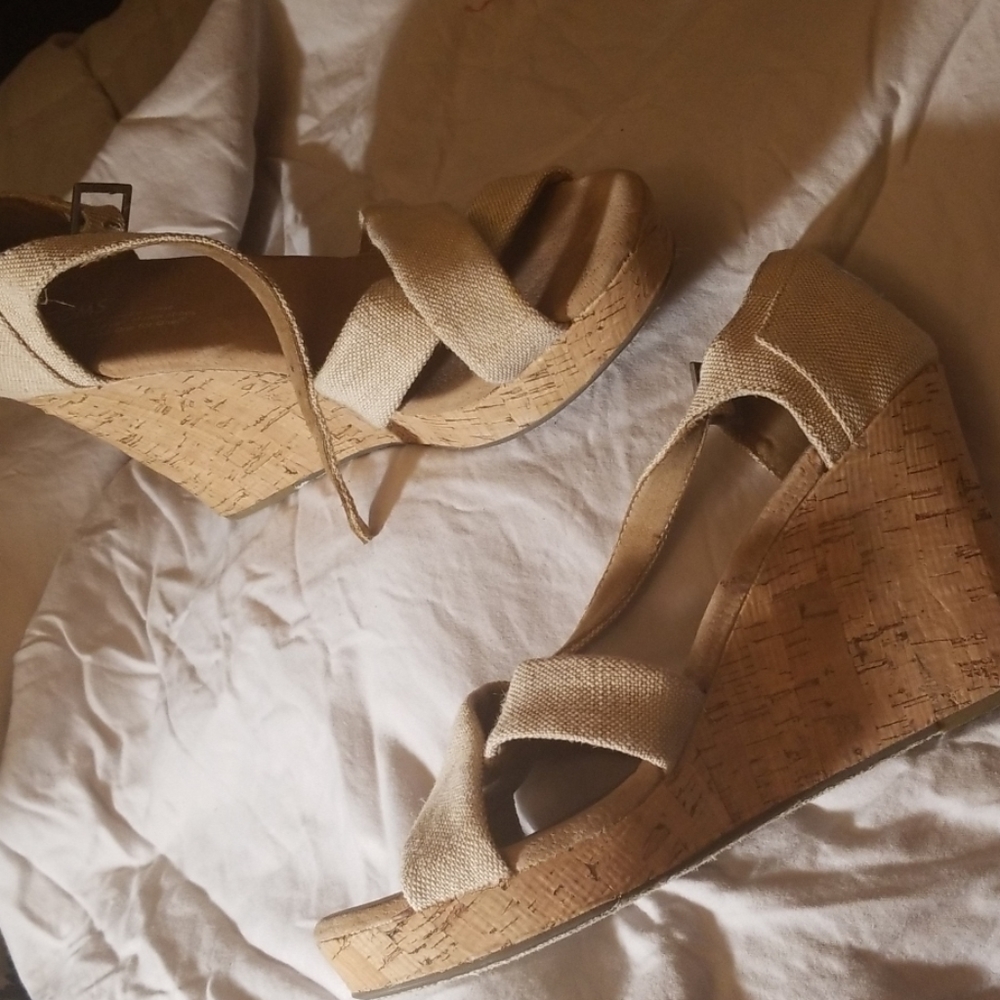 Toms Wedges
